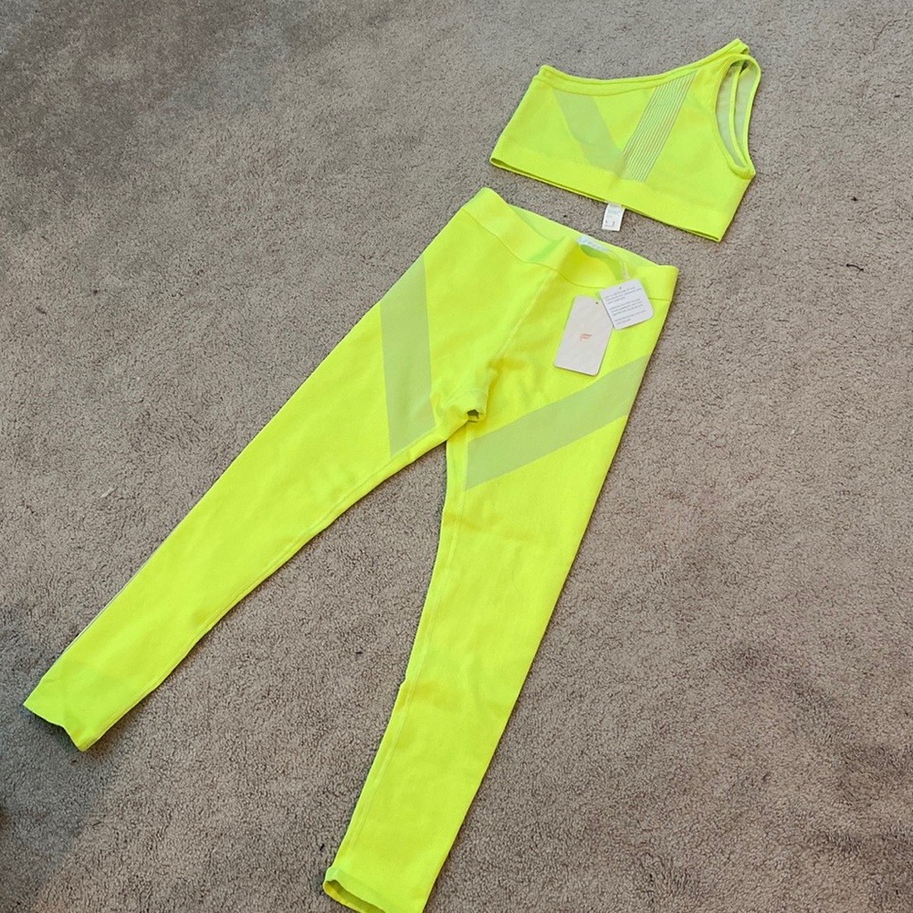 Beautiful fabletics workout set